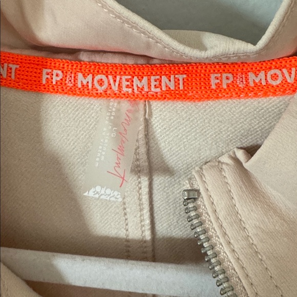 Free People Movement Mountain Blazin' Shortsie Size Large - Picture 6 of 10